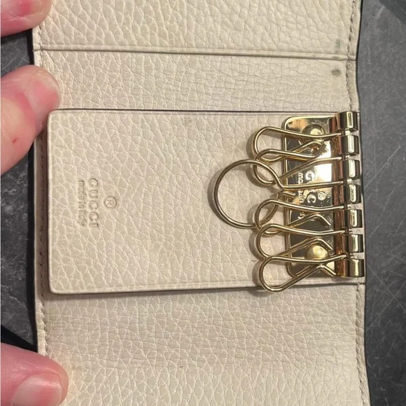 Gucci Cream Key Holder with Gold Hardware - Picture 7 of 7
